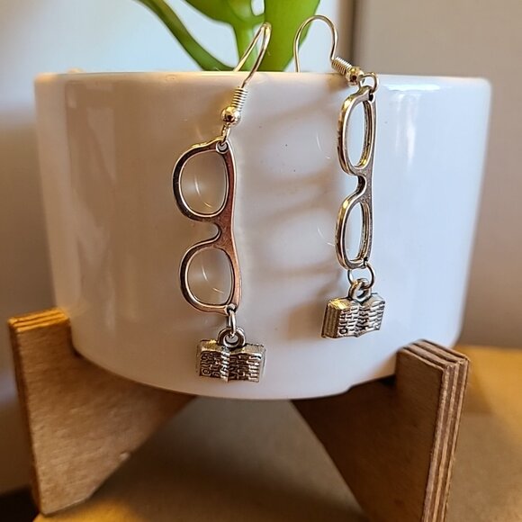 Handmade‎ Eyeglass & Book Dangle Drop Earrings Silver Tone Ladies NWOT School - Picture 9 of 10
